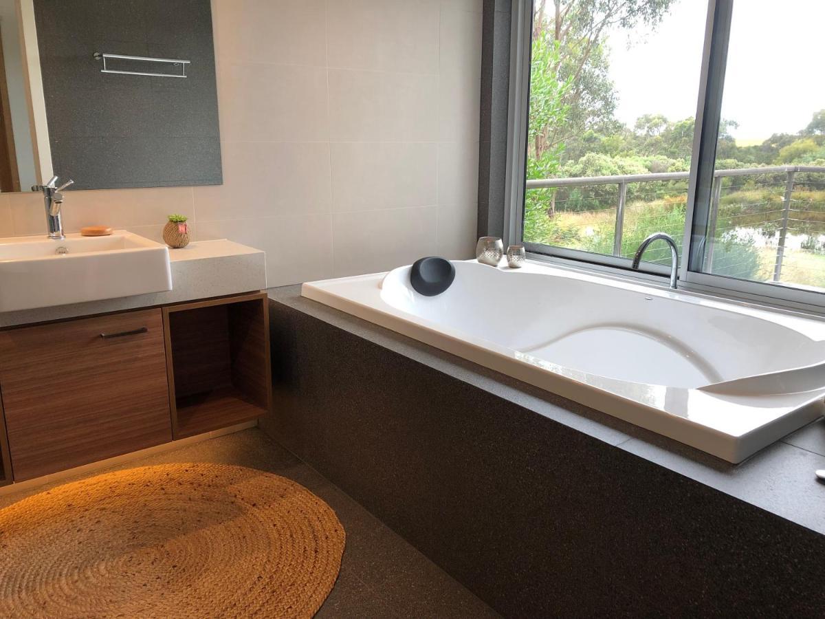 إينفيرلوك Messmates Luxury Eco Suites المظهر الخارجي الصورة